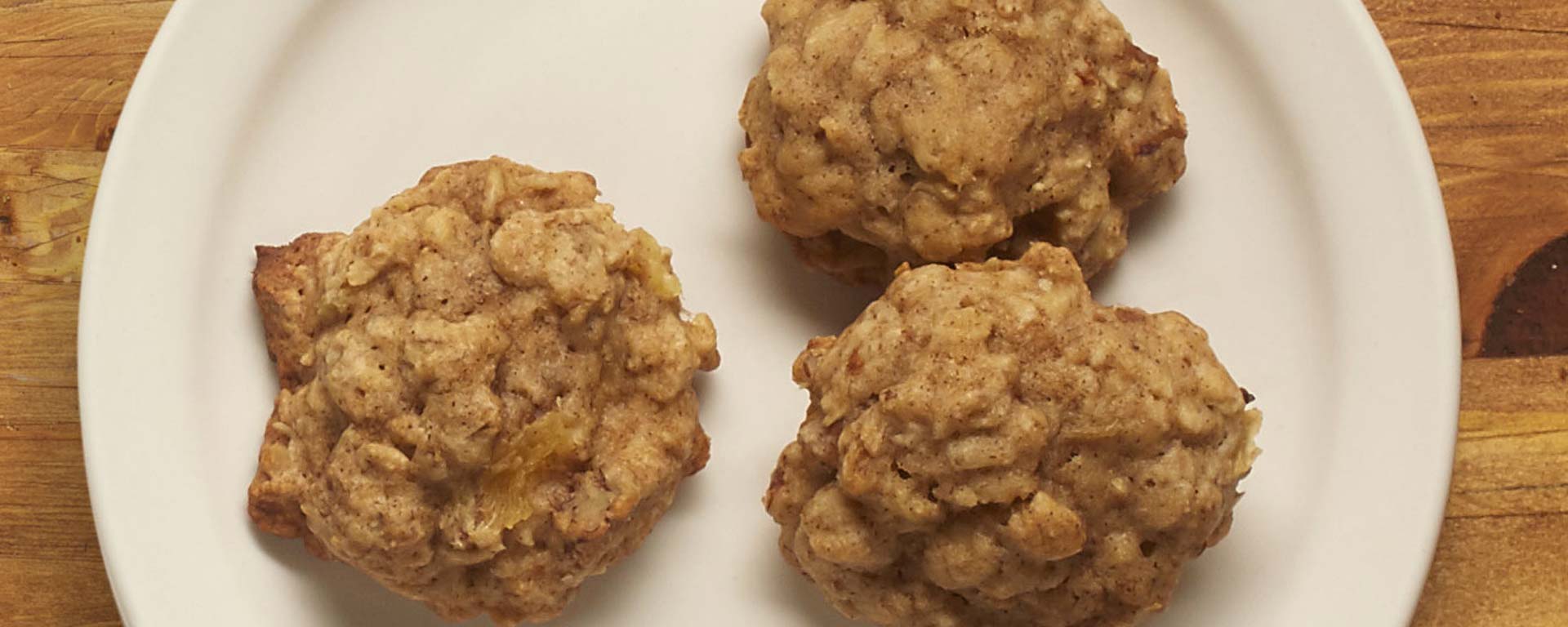 Photo for - Hummingbird Oatmeal Cookies