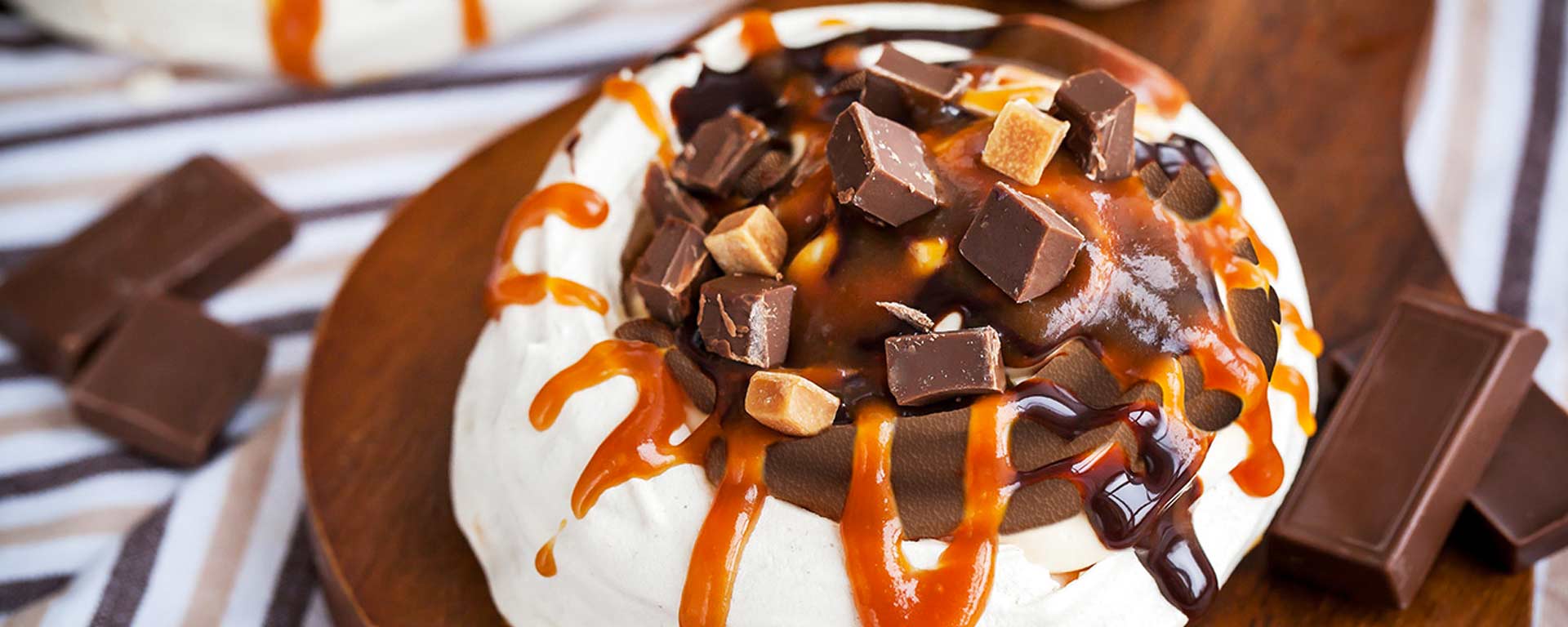 Photo for - Dark Chocolate Caramel Pavlova