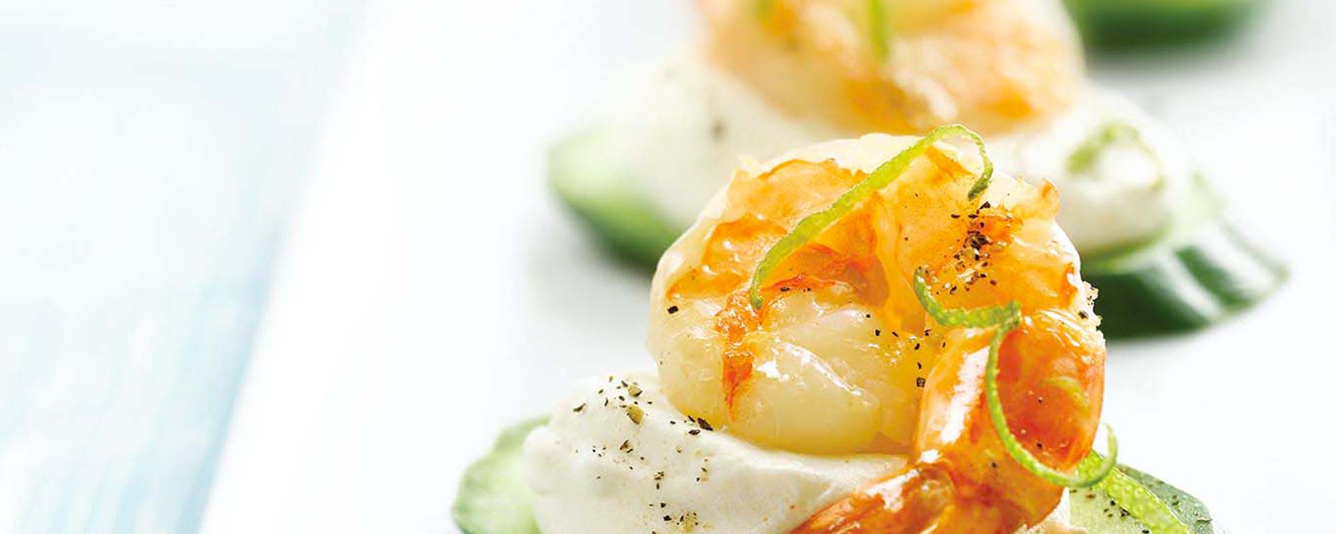 Photo for - Jumbo Shrimp Canapés with Chili Lime Cream