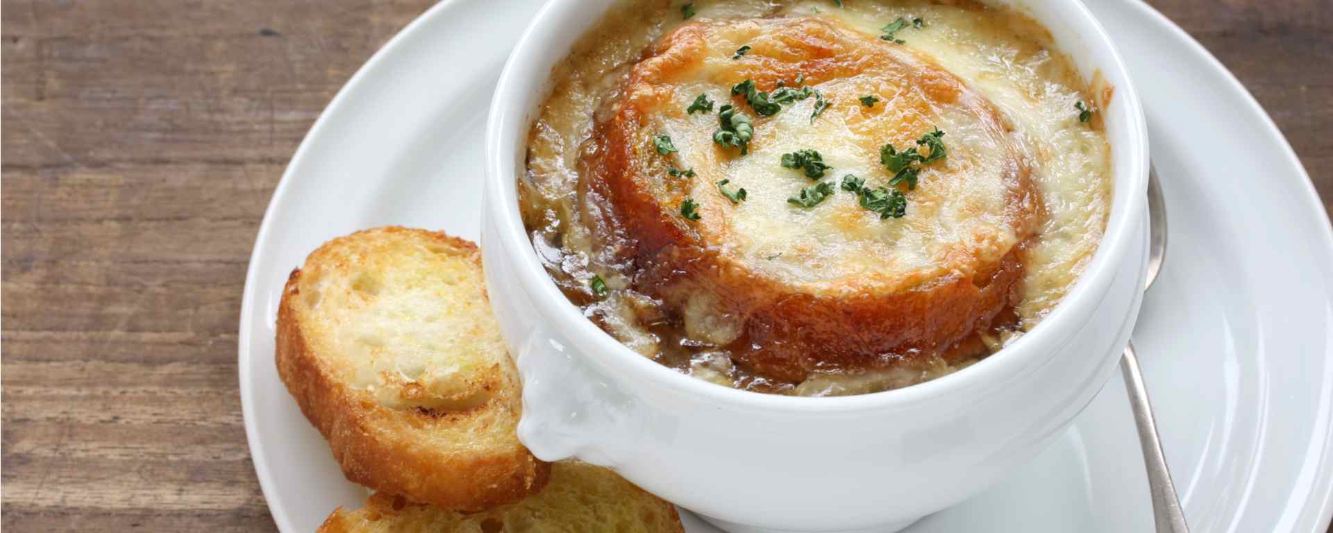 Photo for - French Onion Soup with Croutons au Gratin