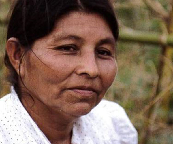 El Salvadorian woman