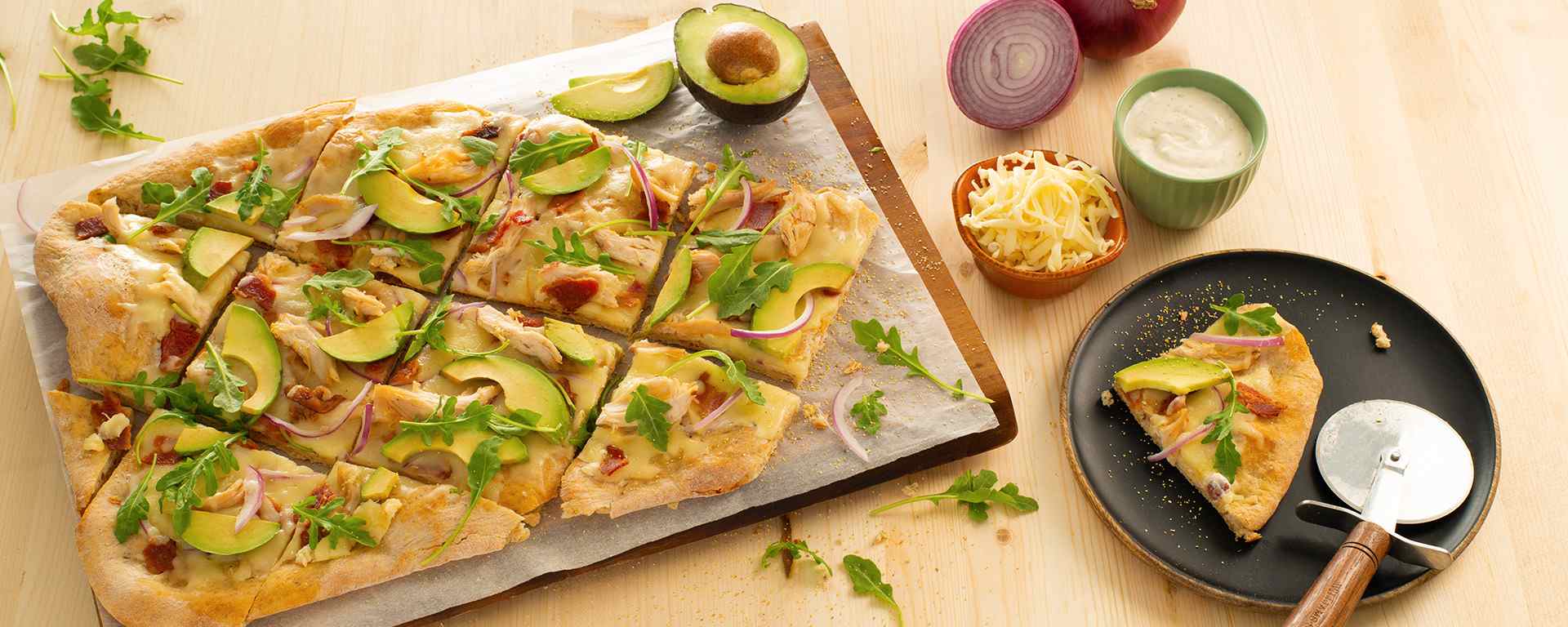 Photo for - California Chicken and Bacon Flatbread with Avocado